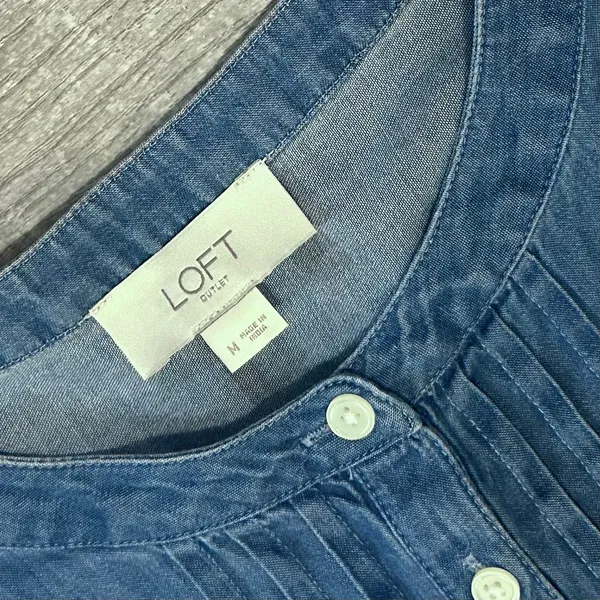 LOFT Chambray Button Front Top Womens M Blue 3/4 Sleeve Cotton Blouse - Image 4