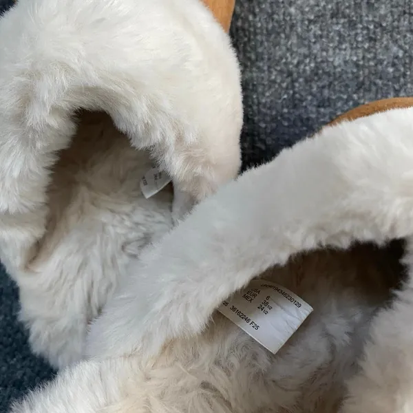 Wonder Nation Tan Cream Faux Fur Slippers Slip Ons Casual Cozy Lounge - Image 7