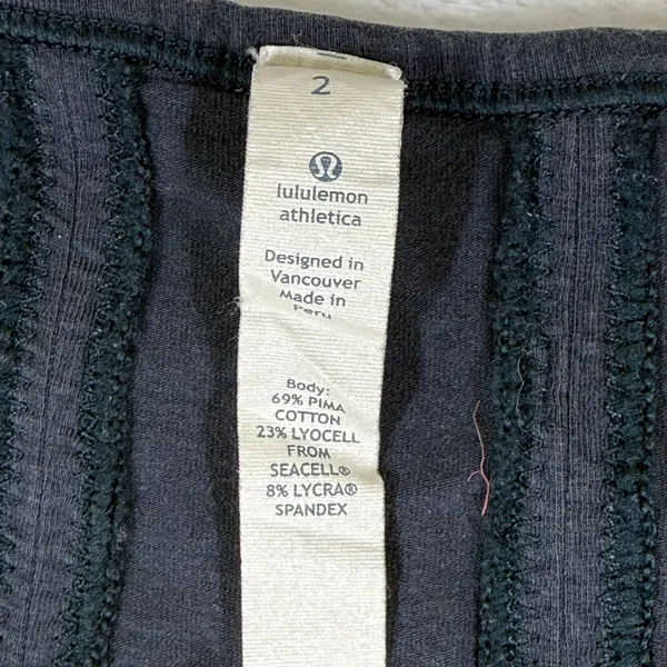 Lululemon Vitasea Long Sleeve Scoop Neck Top Black Size 2 Thumbholes 8884 - Image 2