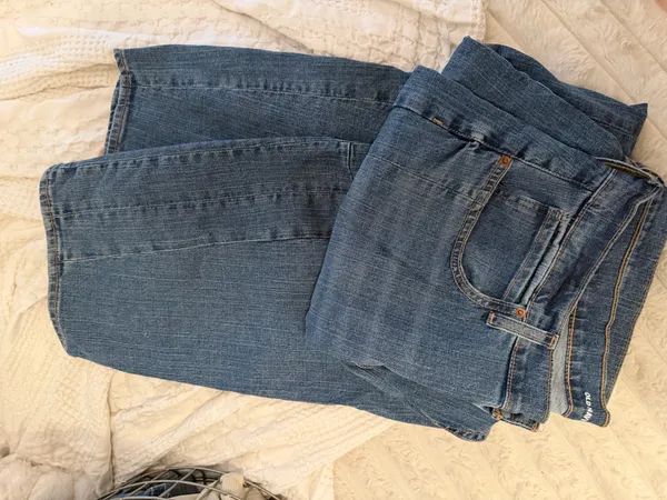 Old Navy Barrel Jeans - Image 2