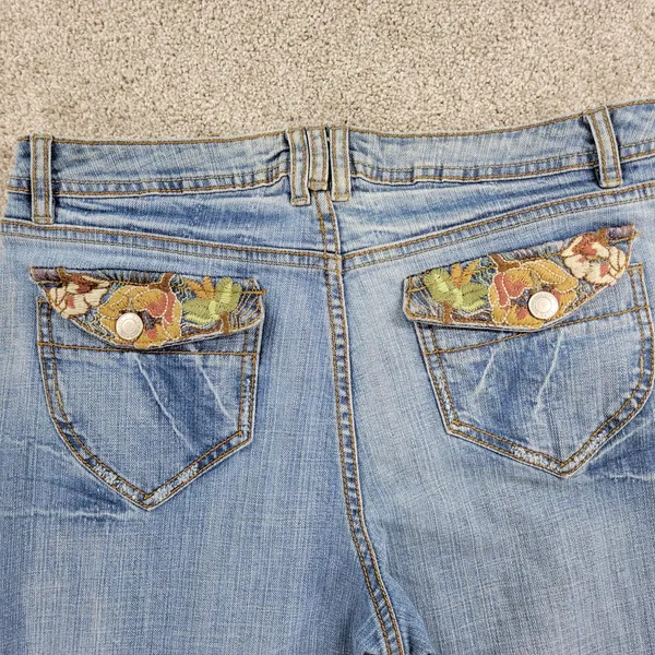 Vintage Faded Glory Jeans Womens 12 Light Wash Blue Floral Flap Pockets Wide Leg - Image 14