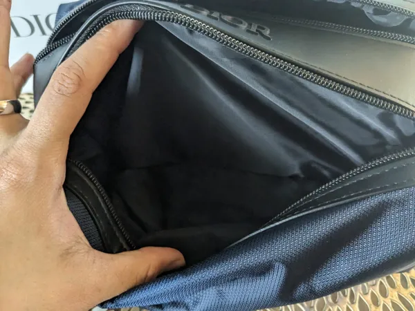Dior Pouch/ Travel Bag - Image 10