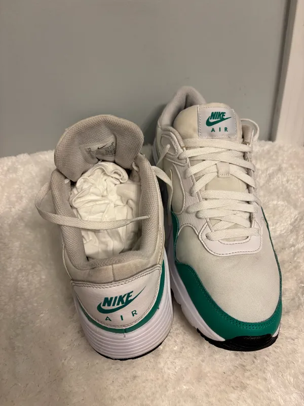 Green and white Nike Sz. 12 athletic or casual running shoes - Image 12