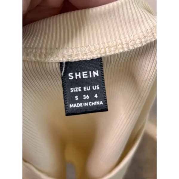 SHEIN Cream Ribbed Short Sleeve Crop Top Size Small - Image 3