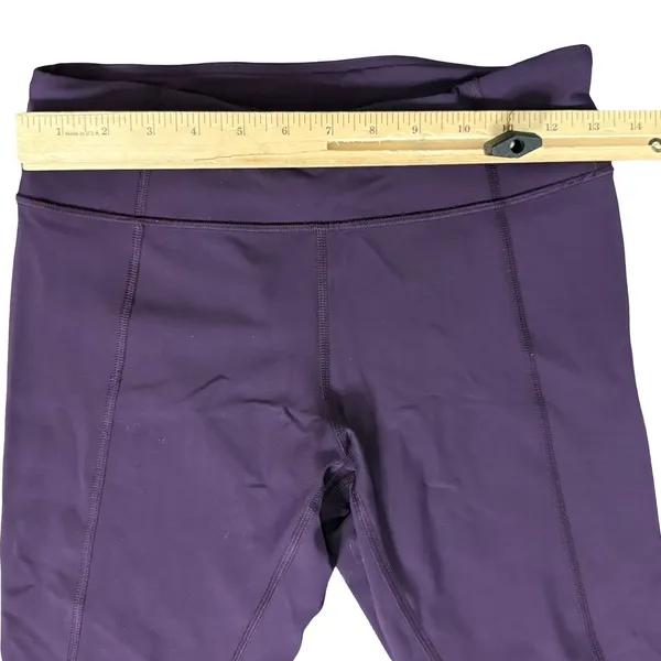 Lululemon Eggplant Purple Tight Stuff Scalloped Hem Crop Capri Leggings size 6 - Image 3