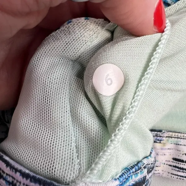 Lululemon 6‎ Sports Bra Pure Practice Blurry Belle Sea Mist Luxtreme Med Support - Image 11