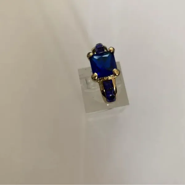 BLUE SAPPHIRE EMERALD CUT STONE CZ YELLOW Rhodium Plated RING SIZE 6 - Image 4