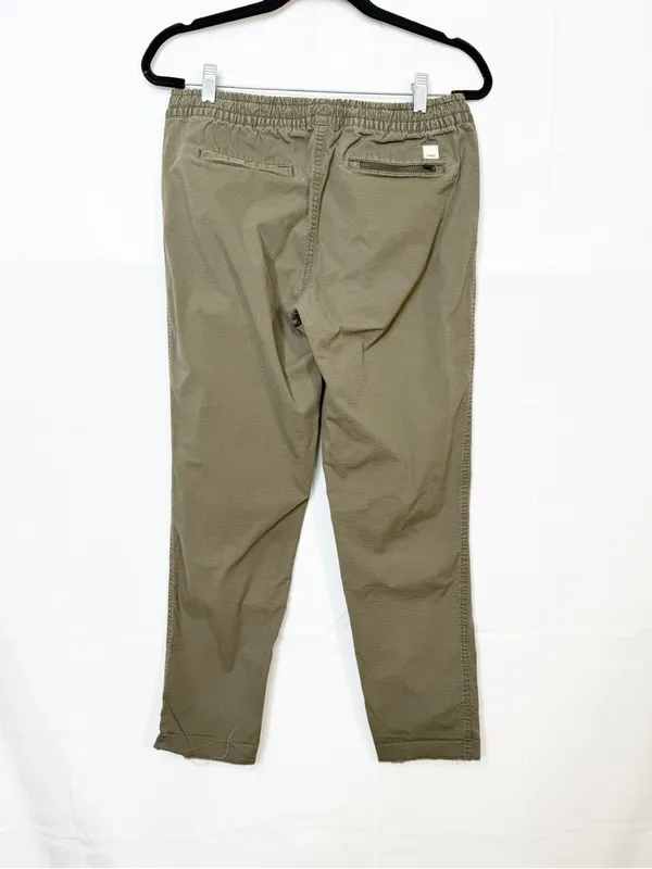 Vuori Ripstop Pant Oregano Olive Green - Image 5