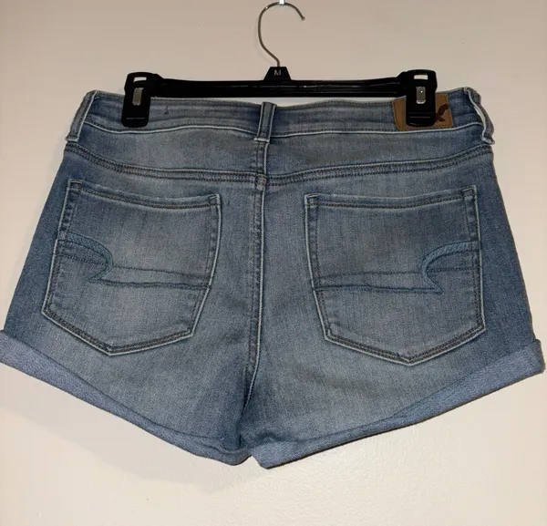 American Eagle High Waisted Shorts - Image 3