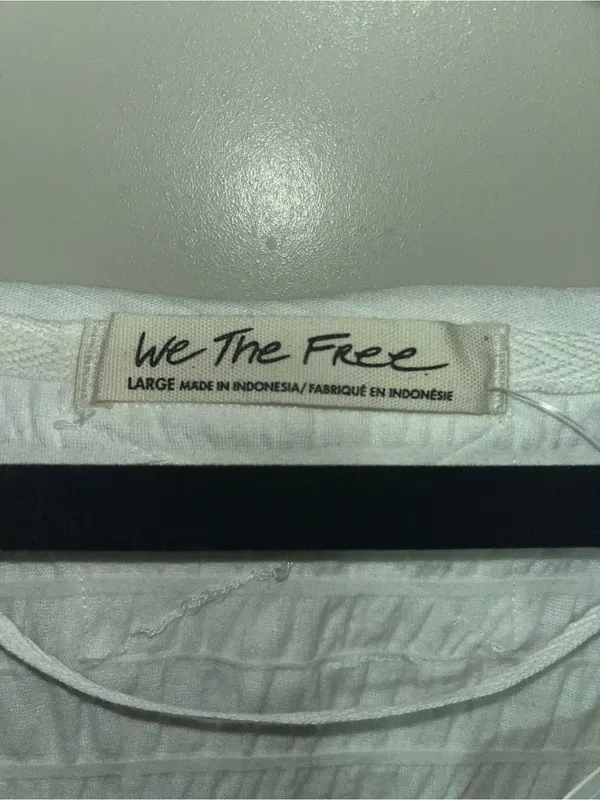 We The Free White Textured V-Neck Short Sleeve Tee - Lightweight - Image 3
