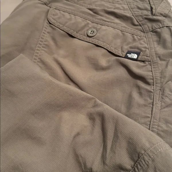 North Face Lightweight Hiking Pant army green- women’s 16 short - Image 5