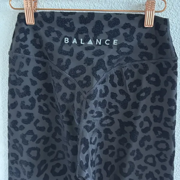Balance Athletica Vitality High Rise Kingdom Leggings Panther Black Velvet M - Image 6