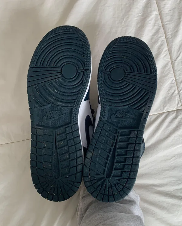 Nike Jordan 1 Mid - Image 4