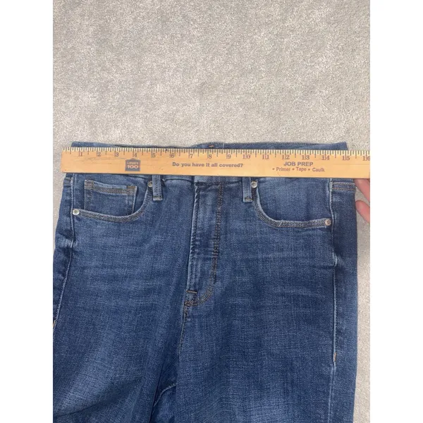 Good American Good Classic Jeans in Indigo207 12/31 - Image 8