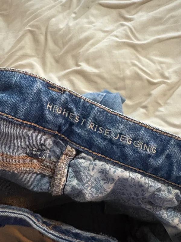 American Eagle Jeggings - Image 4