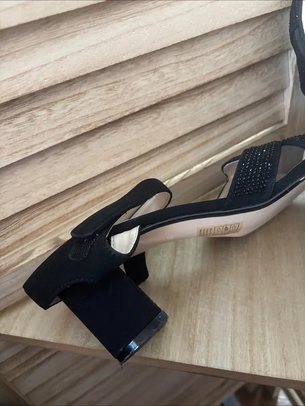 Benjamin Walk Black Crisscross Dressy Sandals 8W - Image 7