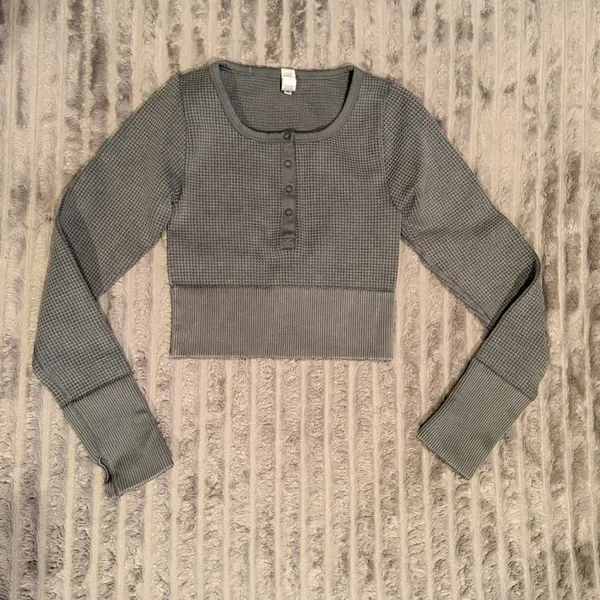 OFFLINE by Aerie Waffle Knit Henley Crop Top Sage Green XS‎ Thumbholes Thermal - Image 2