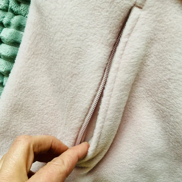 Columbia Pink Jacket Cozy and Durable for Chilly Days - Image 9