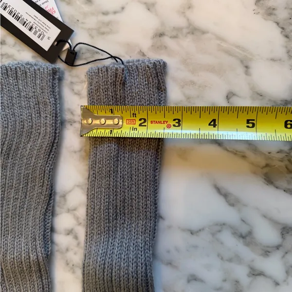 NWT PRETTYLITTLETHING Grey Ribbed Slouchy Handwarmers - Image 3