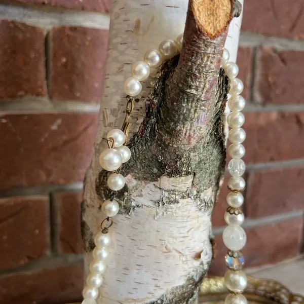Vintage Beaded Costume Jewlery Clip On Earrings & Necklace Set - Image 3