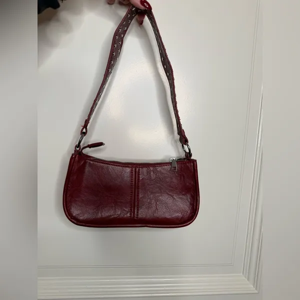 Elegant Burgundy Leather Shoulder Bag Red - Image 2