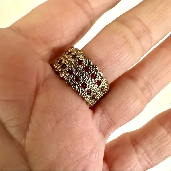 Gold tone band ring - Image 2