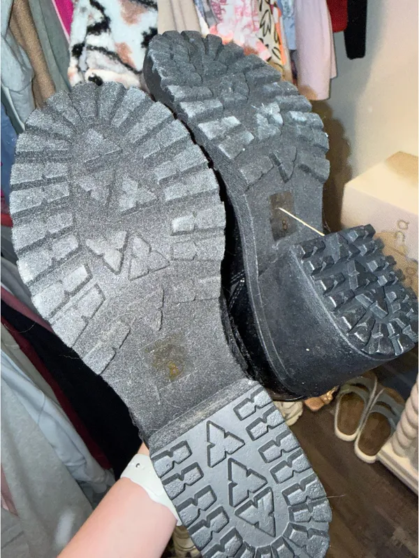 black boots Size 8 - Image 2