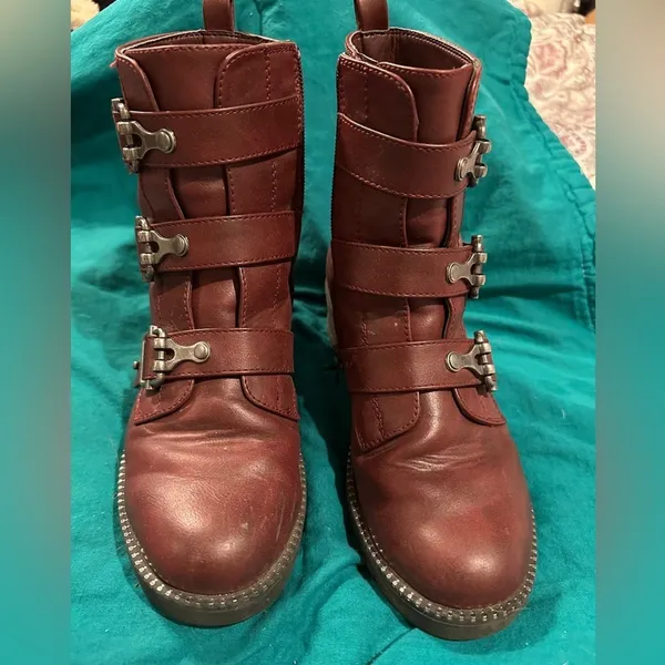 SO Red Heeled Moto Boots with Buckles and side zipper sz 7 - Image 2
