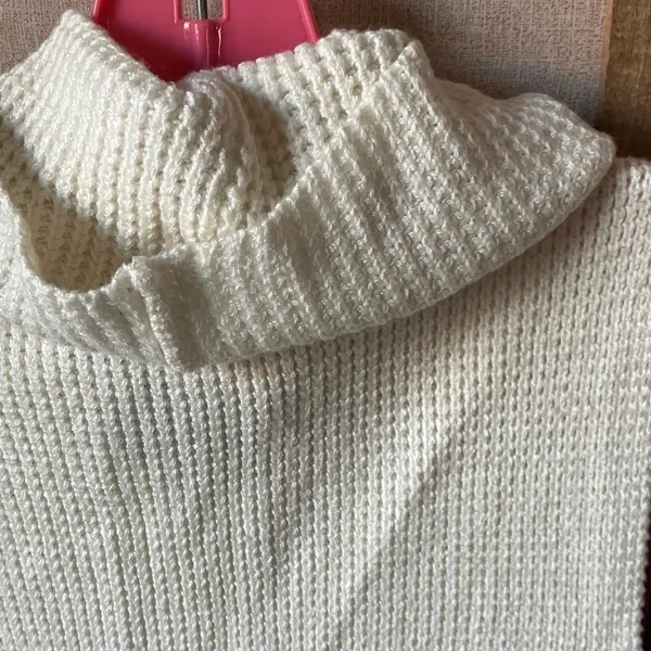 FINAL MARKDOWN White House Black Market Soft Cream cowl neck Sweater medium - Image 12