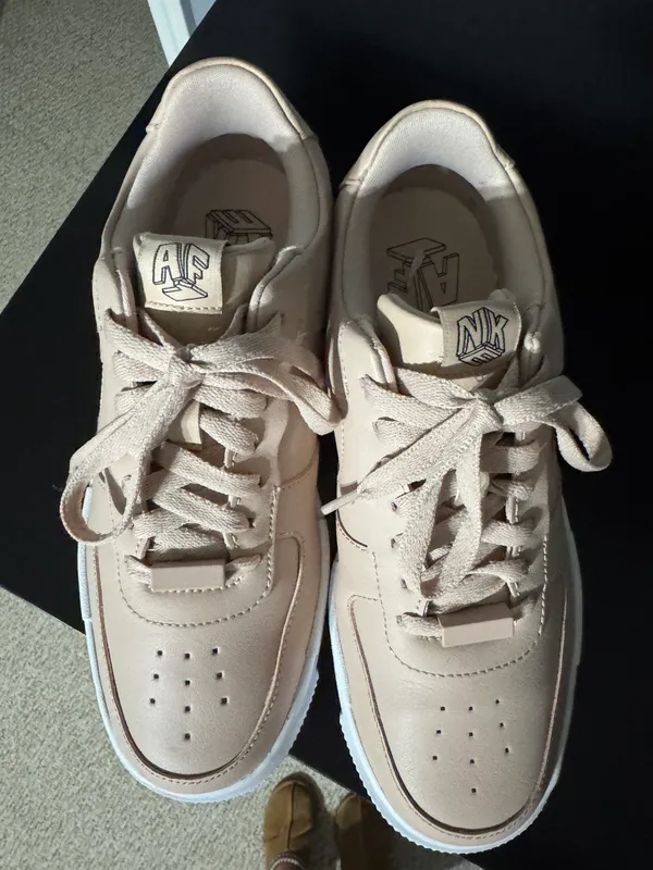 Nike shoes - Image 6
