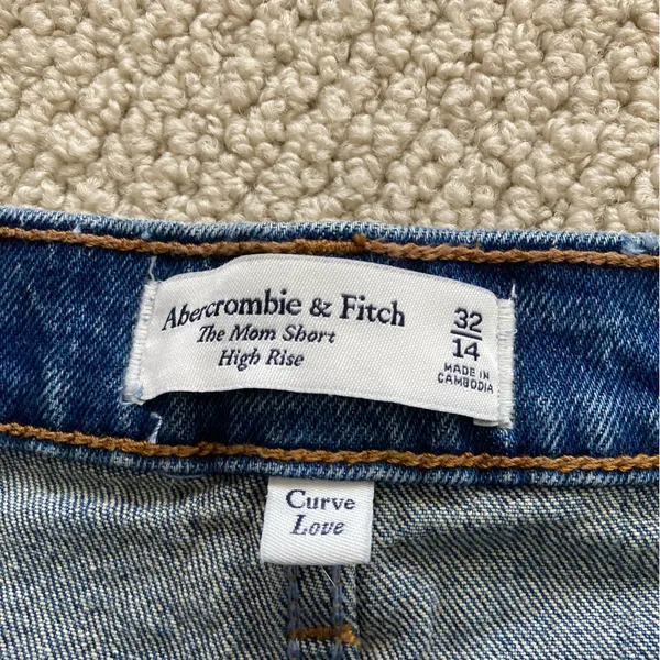 Abercrombie & Fitch The Mom Short High Rise Curve Love Cuffed Jean Size 14 VEUC - Image 3