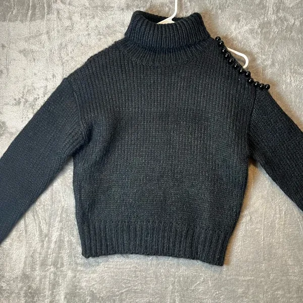 Astr The Label‎ Sz Small Lynn Embellished Cold Shoulder Turtleneck Sweater New - Image 2