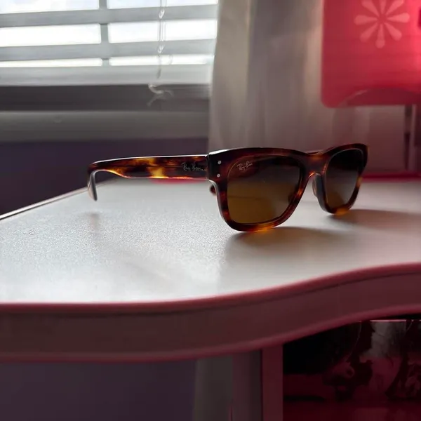 Ray-Ban MR Burbank Sunglasses Striped Havana - Image 2