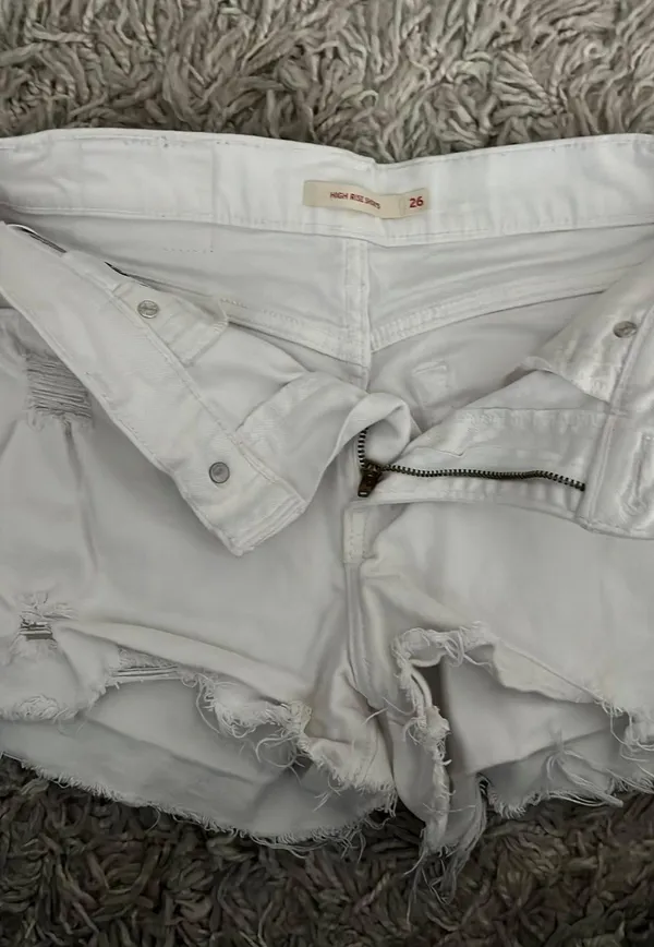 Levi’s High-Rise Shorts - Image 3