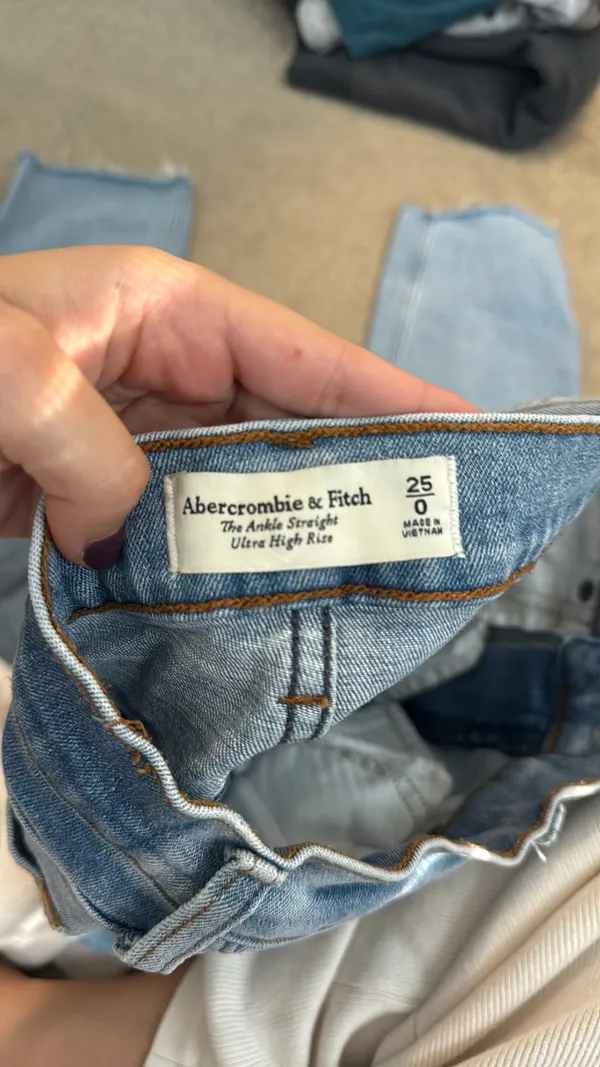 Abercrombie Ankle Straight Ultra High-Rise - Image 2