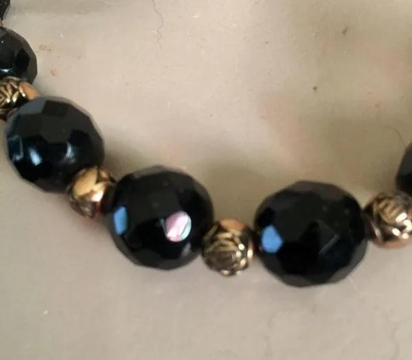 Pretty black and gold vintage beaded necklace - Image 3