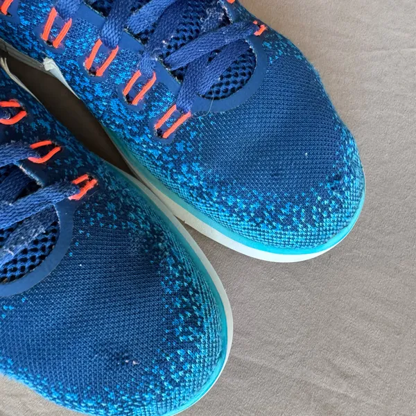 Nike Free Run Distance Running Sneakers - Image 13