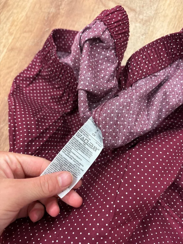 Old navy burgundy polka dot shorts - Image 4