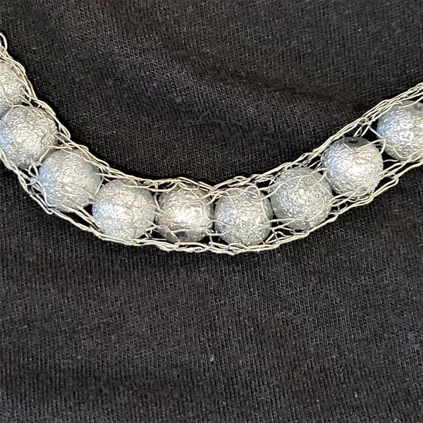 Metal Mesh Silver Textured Threaded Bead Necklace - Image 7