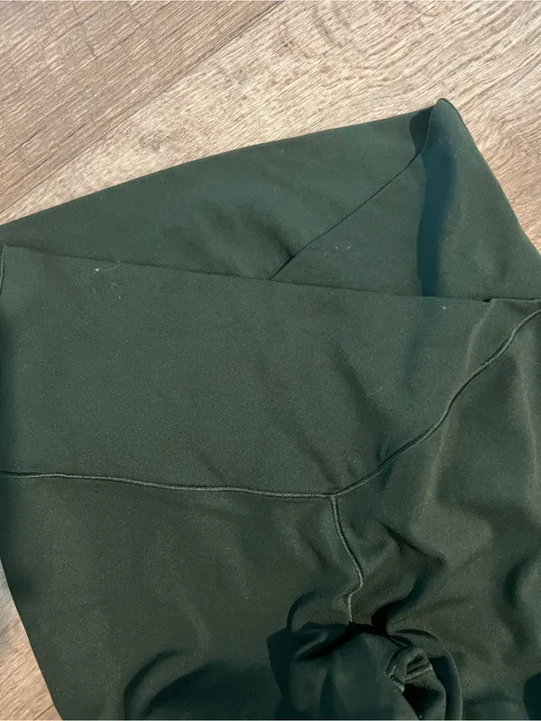 Aerie green crossover flare leggings - Image 9