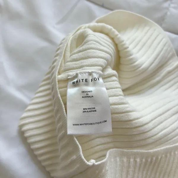 White Fox Mini Sweater Skirt Womens‎ Small White Feminine Dainty Romantic Luxury - Image 5