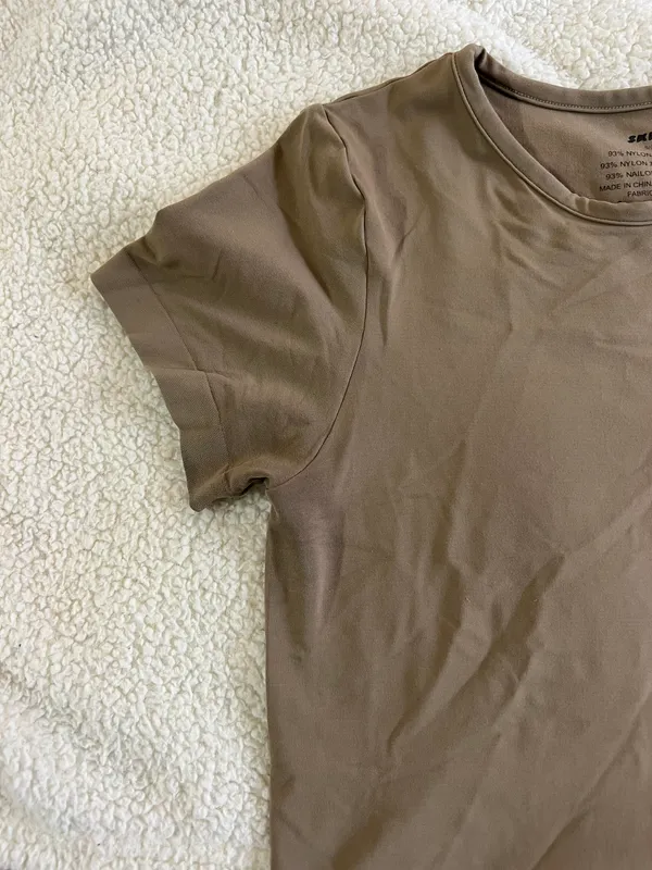 SKIMS Soft smoothing T-Shirt - Image 2