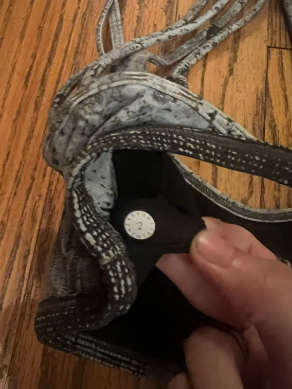 Lululemon Light Up Sports Bra - Image 4