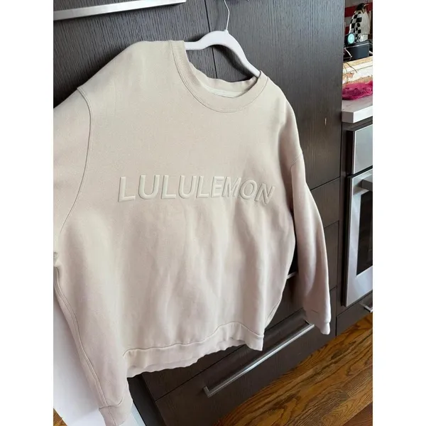 lululemon Steady State Crew Graphic features a tonal, embossed logo across xxl - Image 2