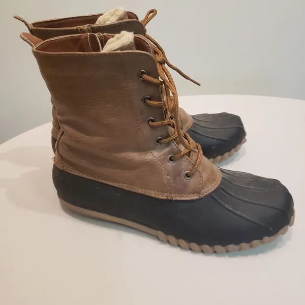 Yuu Duck Boots Size 9M - Image 4