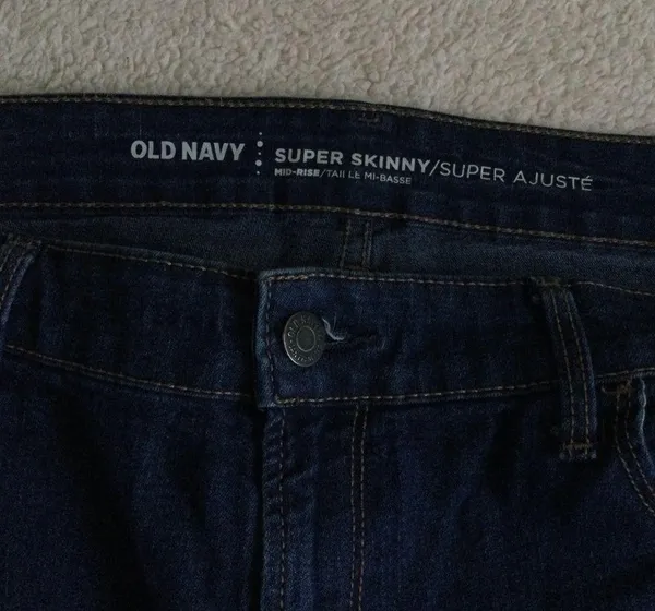Old Navy Super Skinny Mid Rise Women's Dark Wash Blue Denim Jeans - Size 12 - Image 12