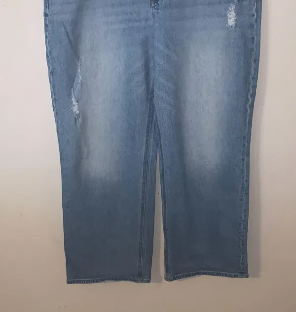 Old Navy Extra High Rise Sky Hi Wide Leg Jeans Secret Smooth Pockets - Image 3
