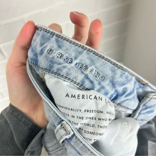 American Eagle Distressed Light Wash High Rise Jegging Size 2 - Image 7