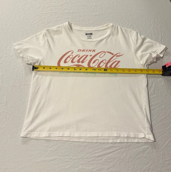 American Eagle Tailgate Coca-Cola Graphic White Crop Tee Size Small NWOT - Image 5
