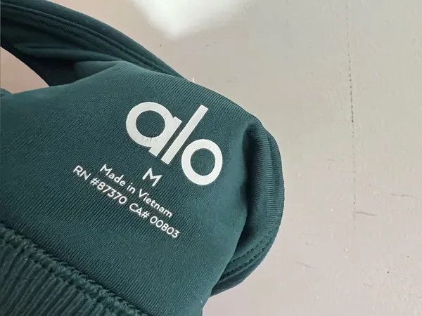 Alo Yoga Alosoft Iconic 90's Bra In Green size M - Image 10